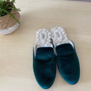 Emerald green faux fur Birdies flats